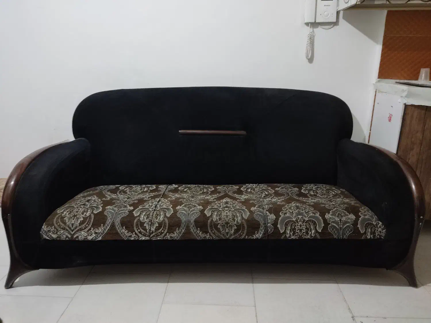 مبل مونت کومری|مبلمان اداری|فردیس, نگارستان|دیوار