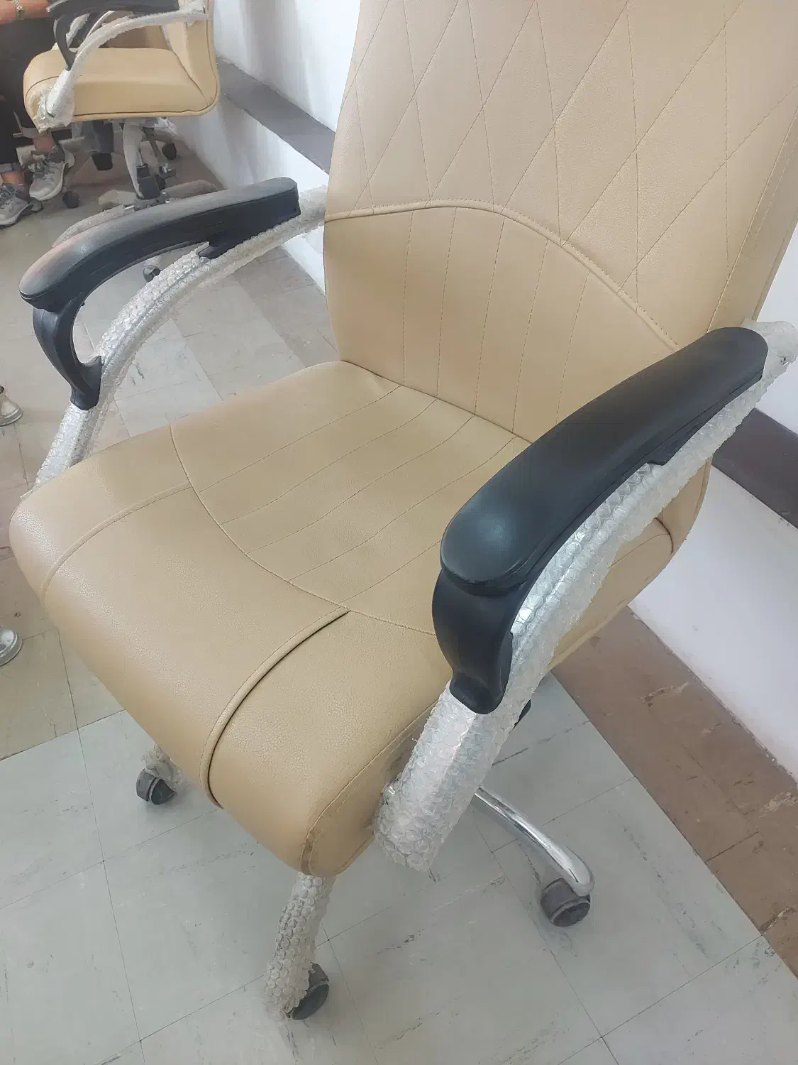 صندلی مدیریتی|مبلمان اداری|شیراز, دکتر حسابی|دیوار