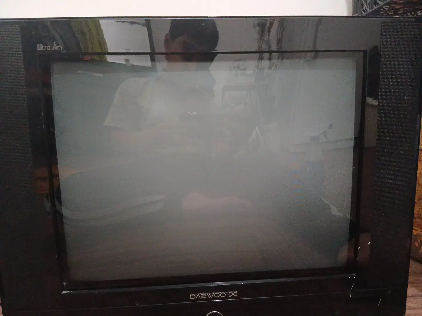 تلویزیون ۲۱ اینچ کاملا سالم|تلویزیون و پروژکتور|بندرعباس, |دیوار