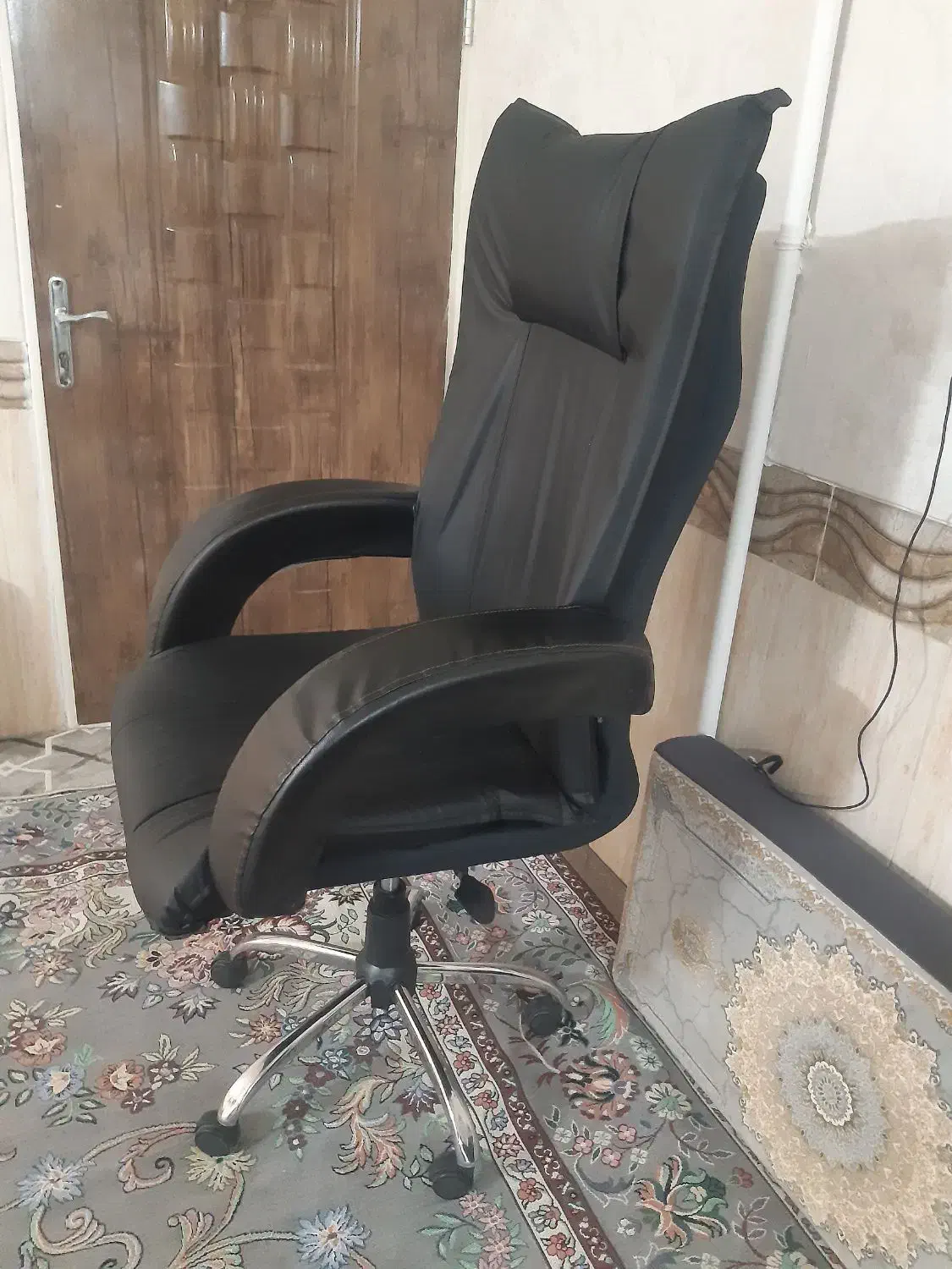 صندلی مدیریتی سالم وبزرگ|مبلمان اداری|ورامین, ریحان آباد|دیوار