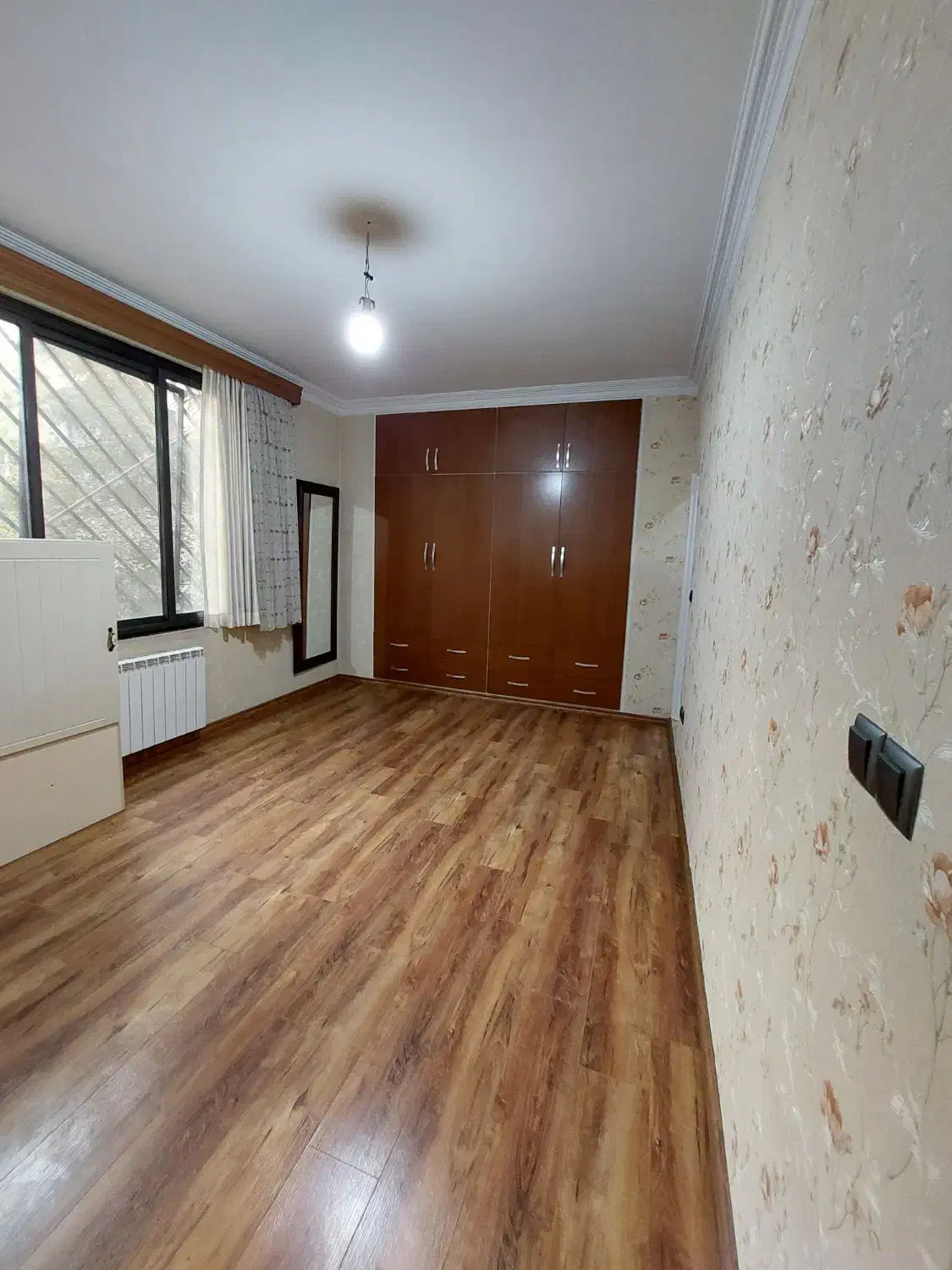 آپارتمان ۱۷۵ متر سه خواب/پاسداران گلستان