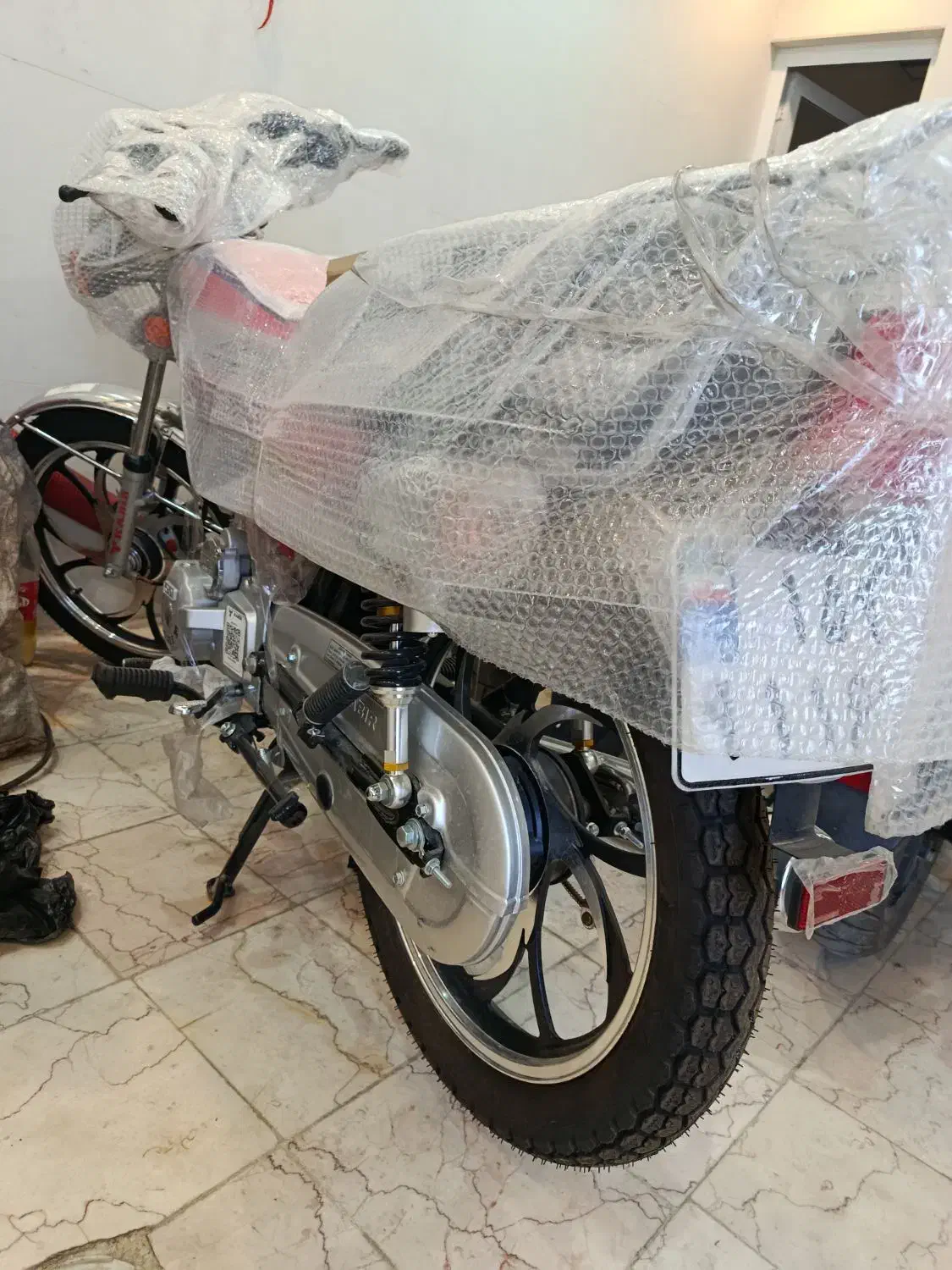 موتور دویست کویر سفید و قرمز|موتورسیکلت|بروجرد, |دیوار