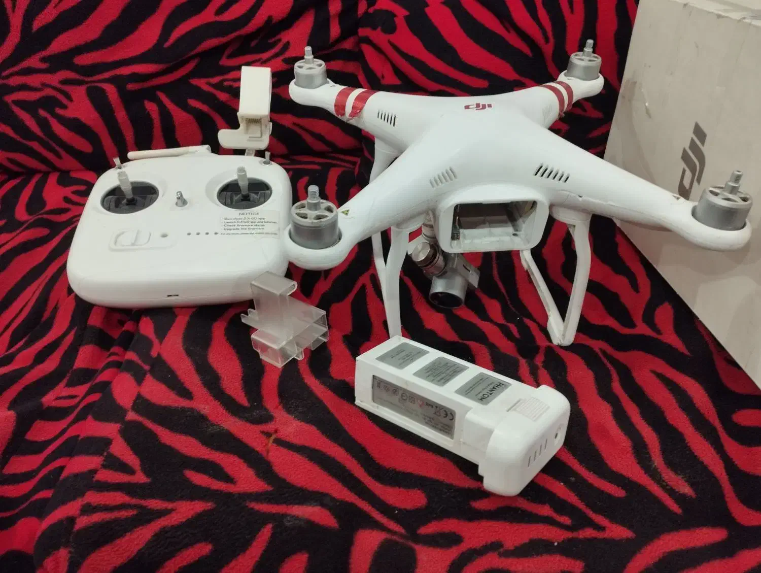 پهباد فانتوم 3 استاندارد. گیمبال شکسته .باتری خراب|دوربین عکاسی و فیلم‌برداری|گرگان, |دیوار