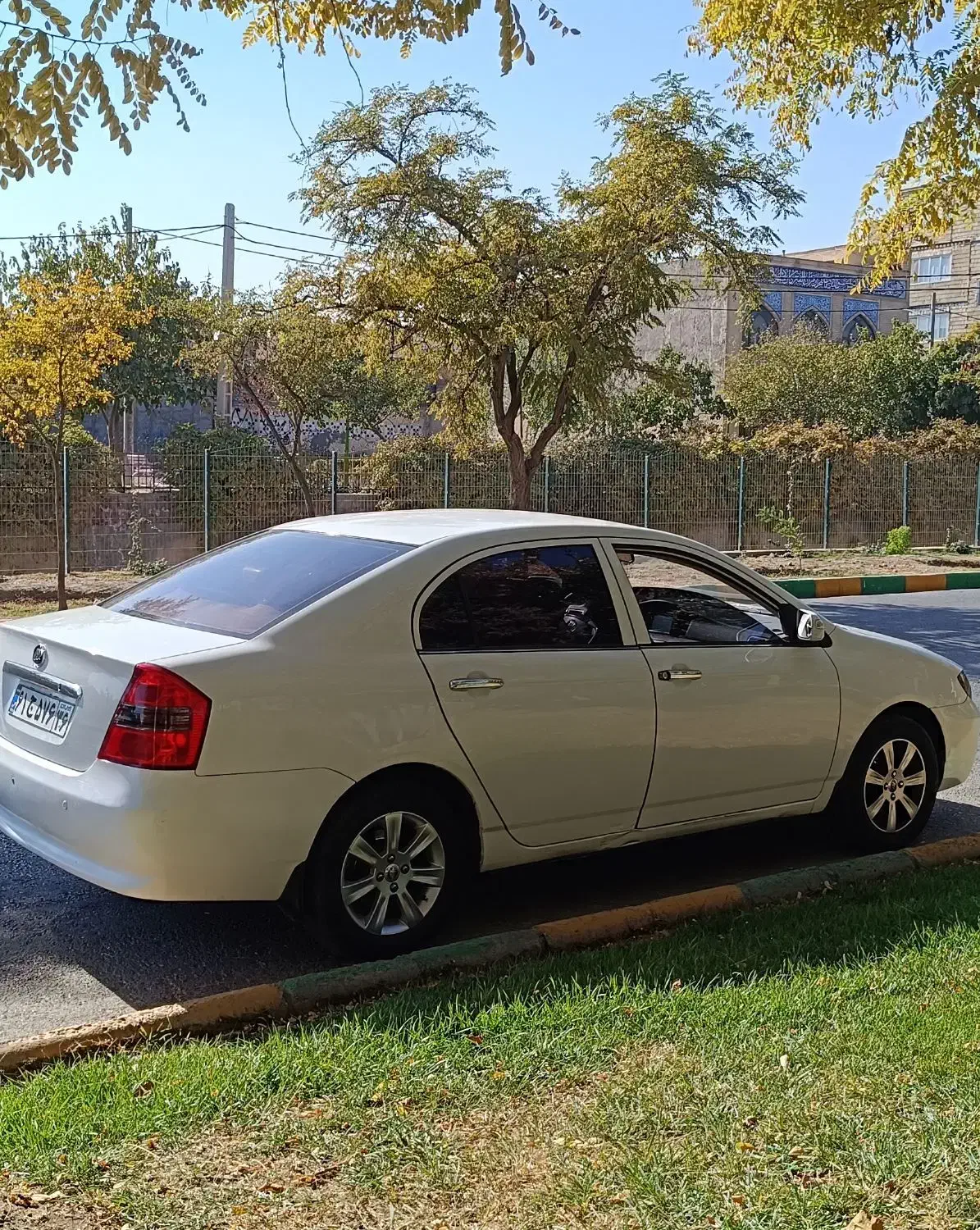 لیفان ۶۲۰ تمیز  کم کار بدون رنگ|خودرو سواری و وانت|مشهد, گرجی علیا|دیوار