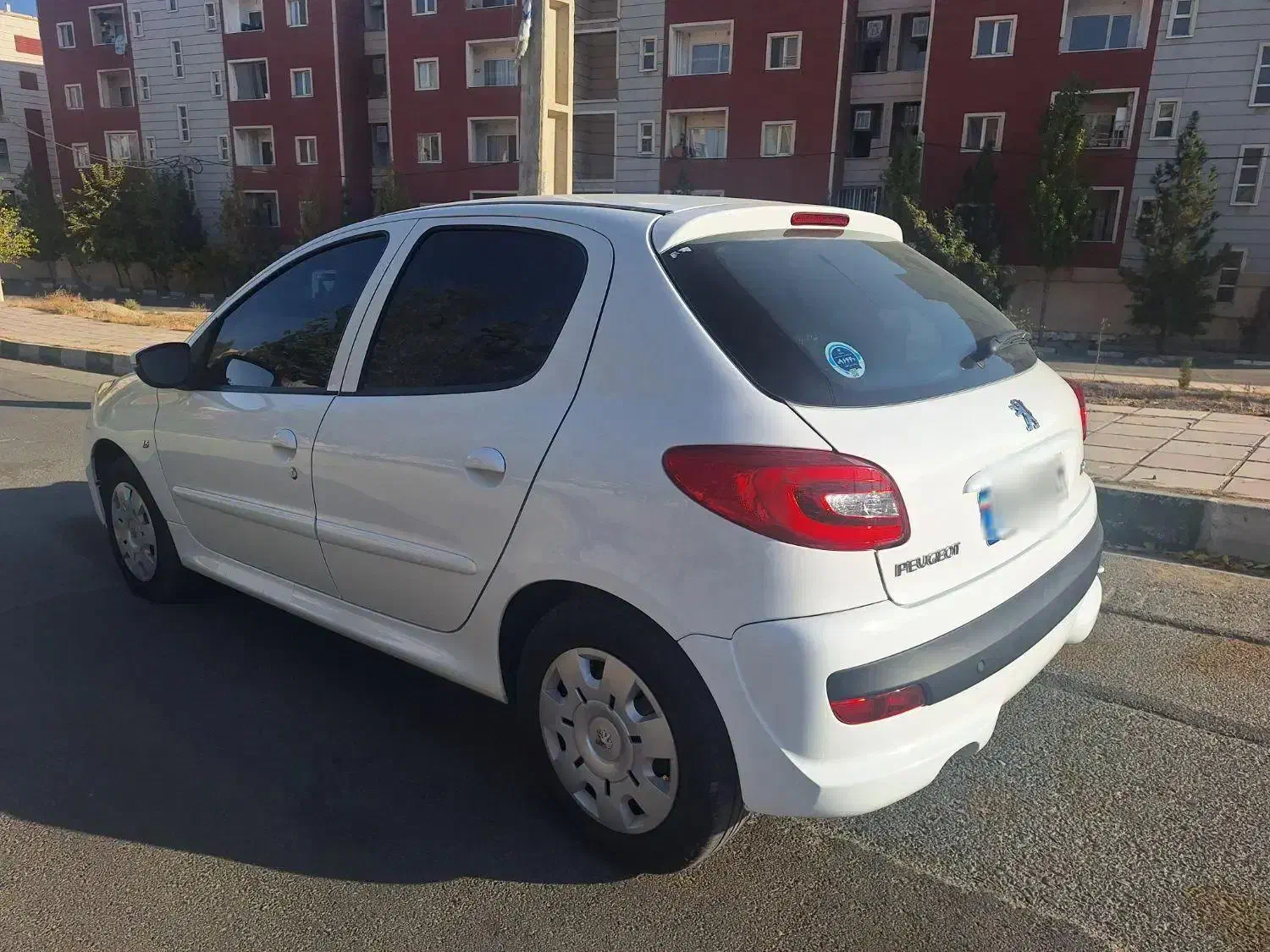 پژو ۲۰۷i tu5 دنده ای سقف فلز|خودرو سواری و وانت|شیراز, شهرک گلستان|دیوار