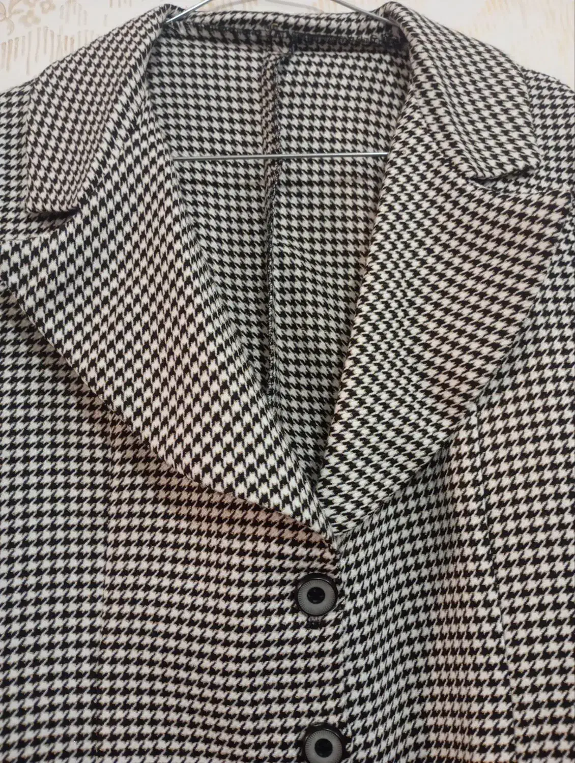 چند دست لباس بعلت جمع کردن مغازه|لباس|رباطکریم, شهرک والفجر|دیوار