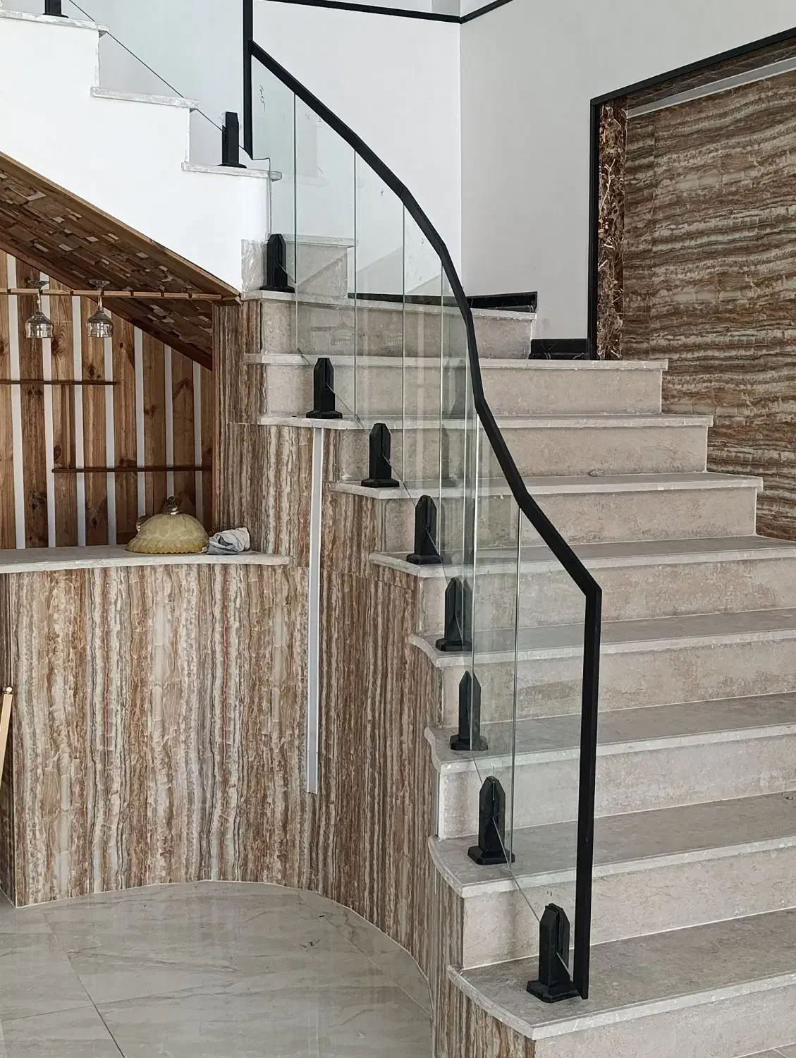 نصب نرده|استخدام صنعتی، فنی، مهندسی|ارومیه, |دیوار