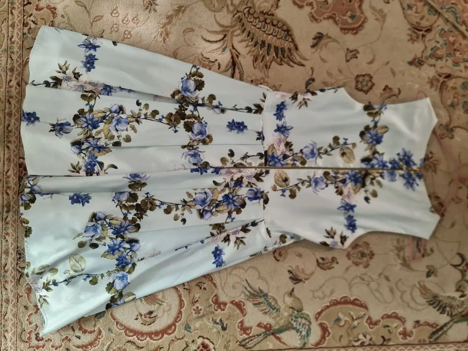 لباس مجلسی|لباس|شیراز, آزادی|دیوار