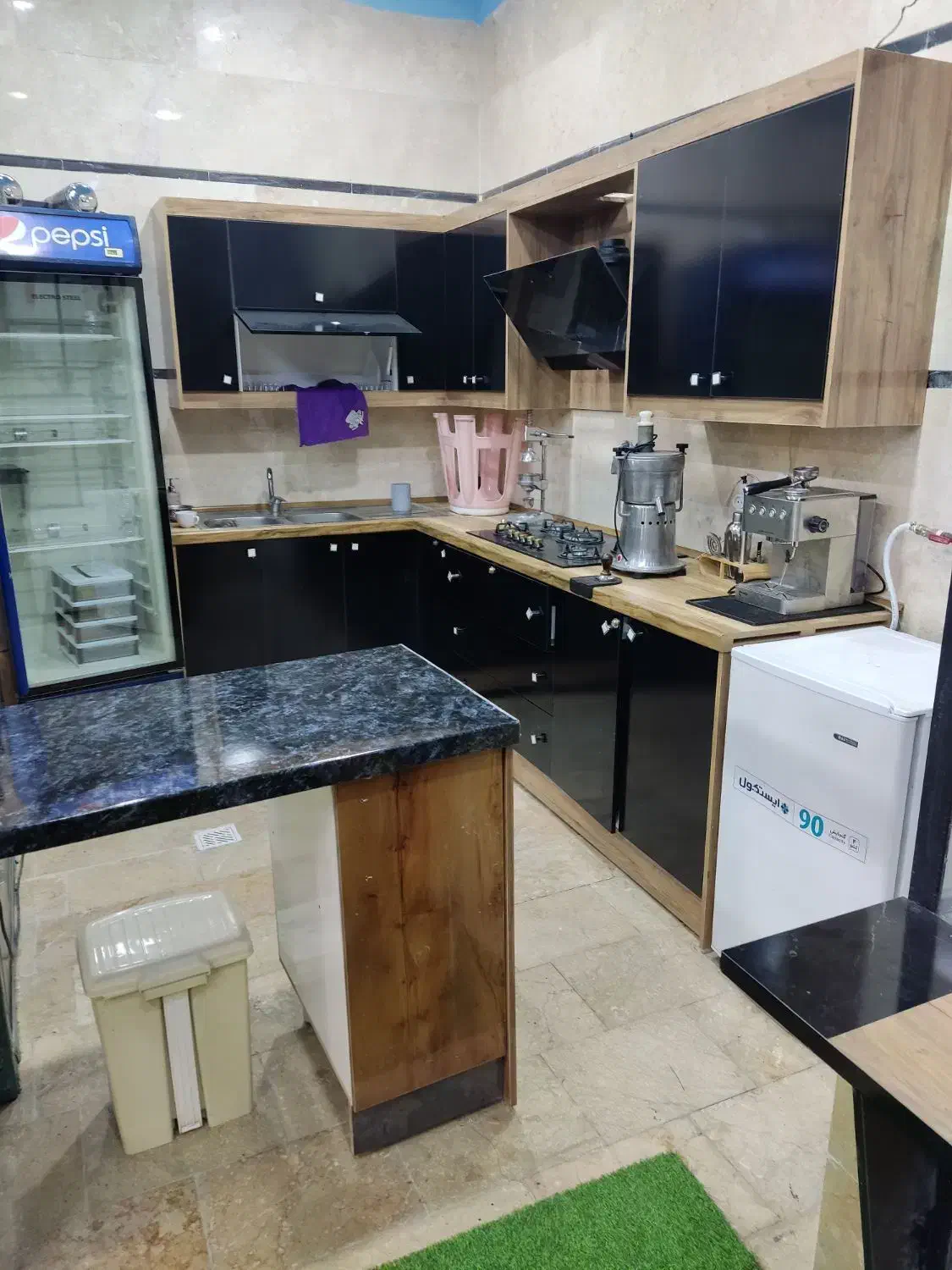 اجاره کافی شاپ داخل باشگاه بدنسازی|اجارهٔ مغازه و غرفه|مشهد, امیر|دیوار