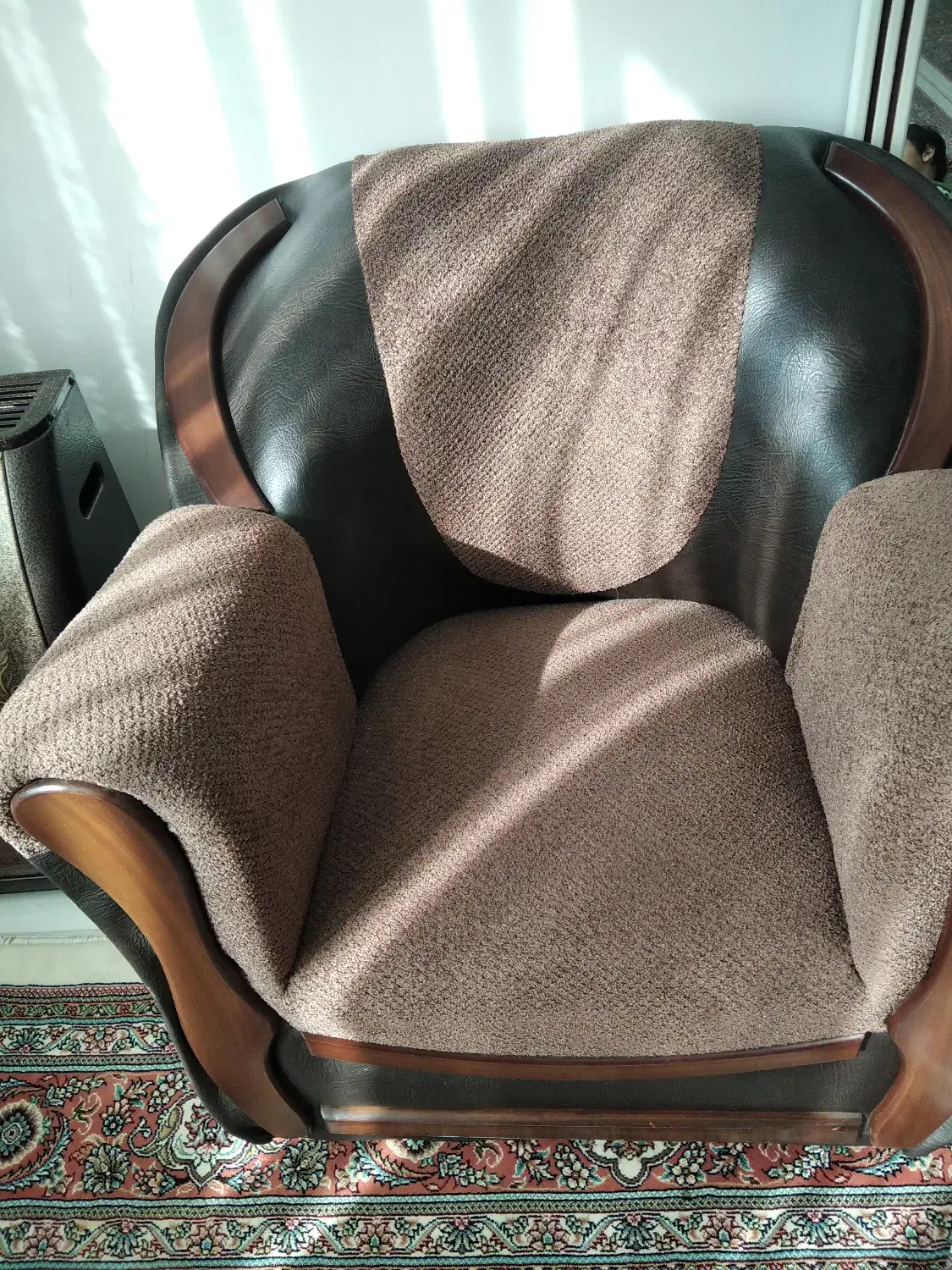 مبل،گنجه،تخت،روتختی،همه در حد نو|مبلمان خانگی و میز عسلی|گناباد, |دیوار