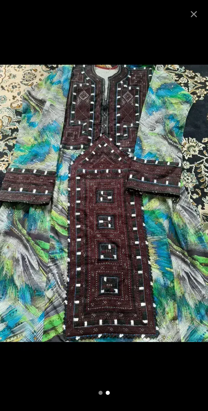 لباس در حد نو|لباس|خاش, |دیوار