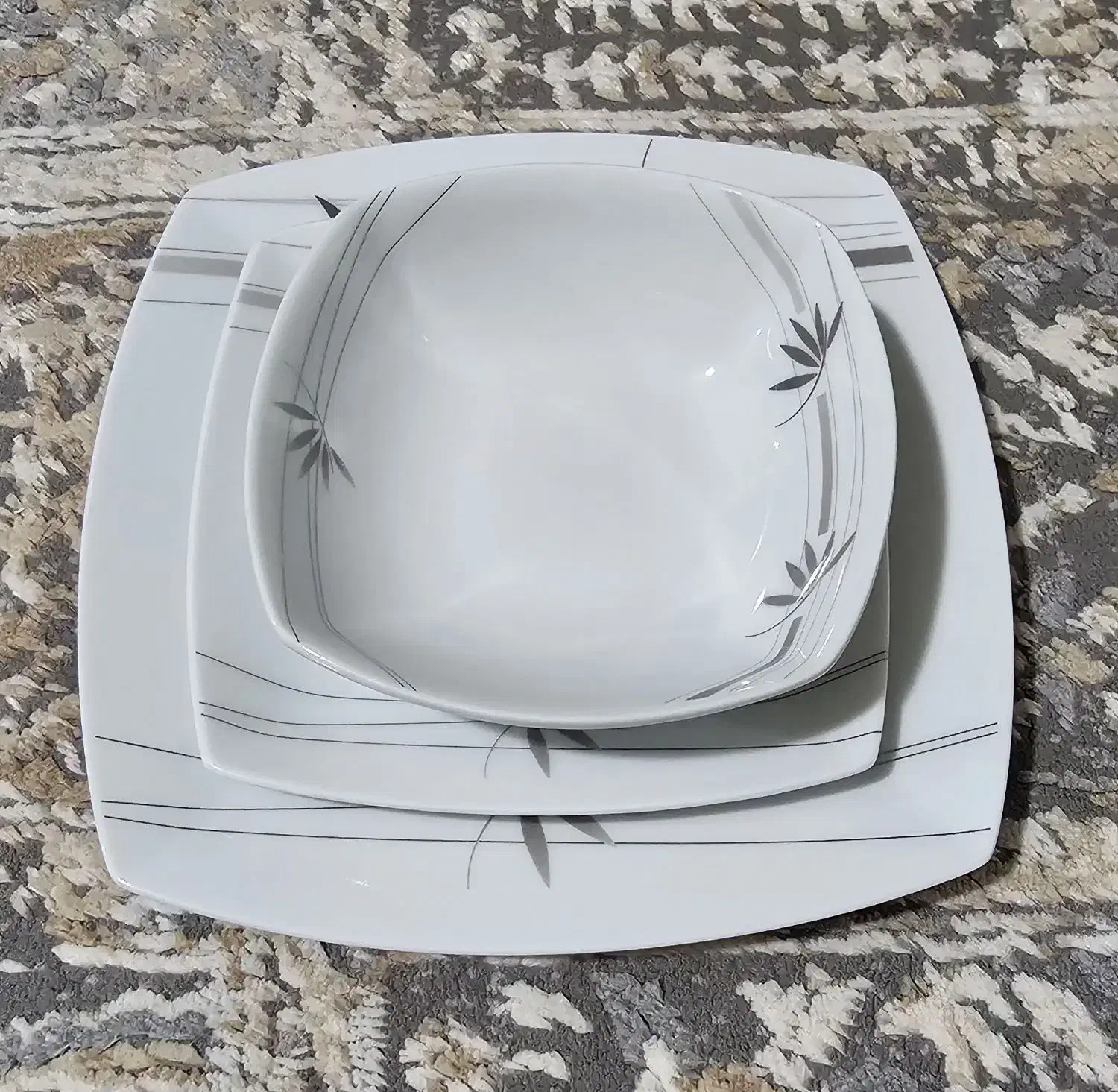 سرویس چینی ۱۸ نفره پرمیس|ظروف سرو و پذیرایی|همدان, |دیوار