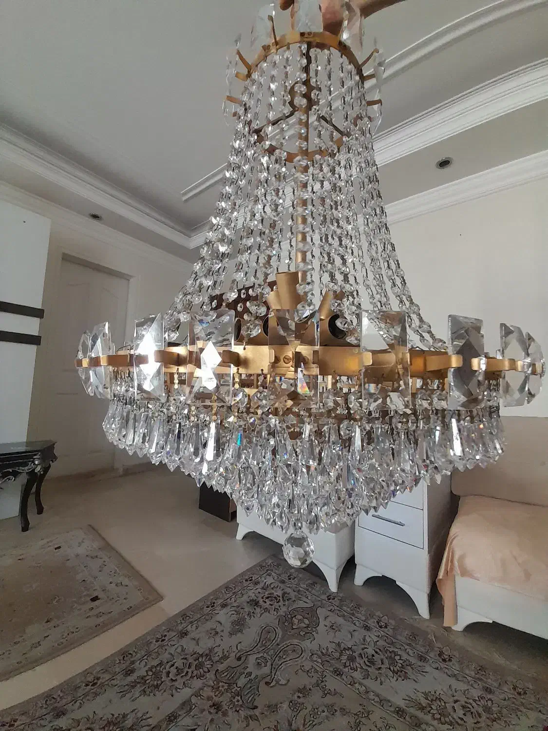 لوستر سلطنتی آبکاری شده برنجی|لوستر و چراغ آویز|فردیس, قریشی|دیوار