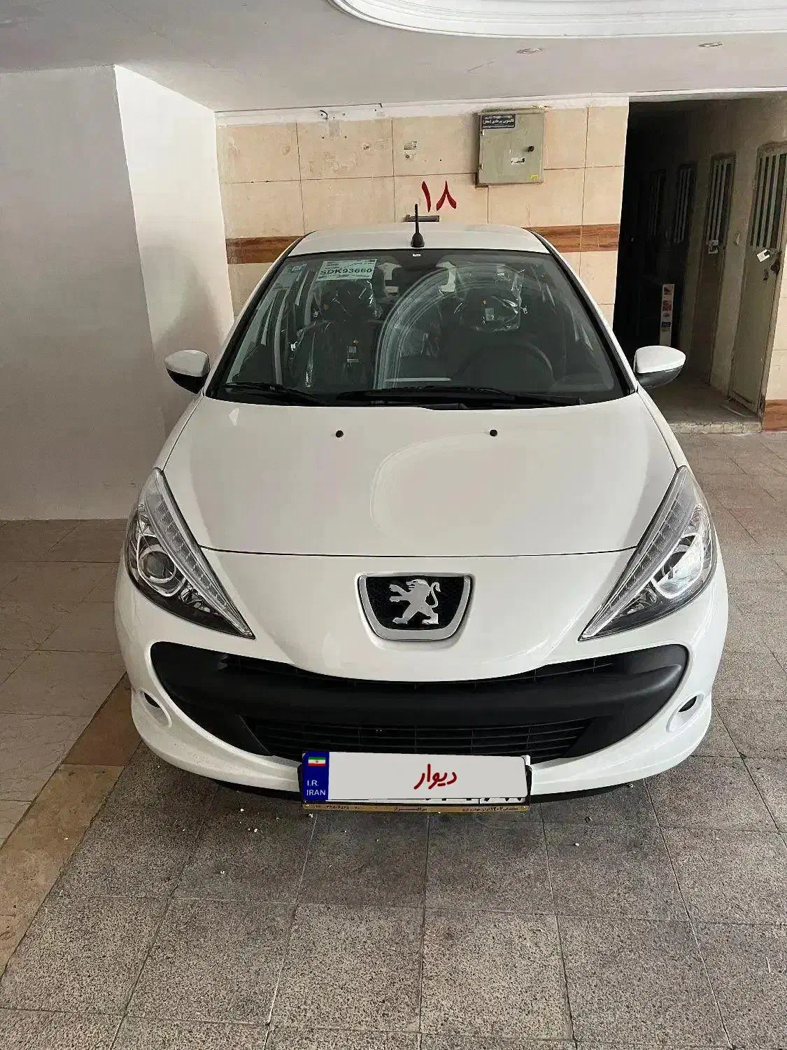 پژو ۲۰۷ سقف فلز ارتقا یافته فول ۴۰۴|خودرو سواری و وانت|فردیس, طالقانی|دیوار
