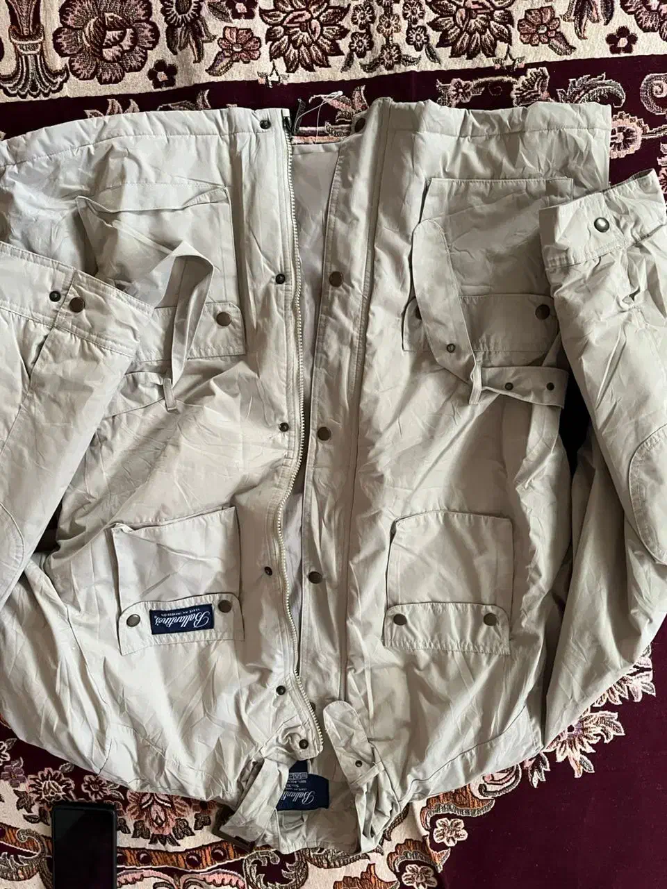 کاپشن|لباس|لاهیجان, کوی آزادگان|دیوار