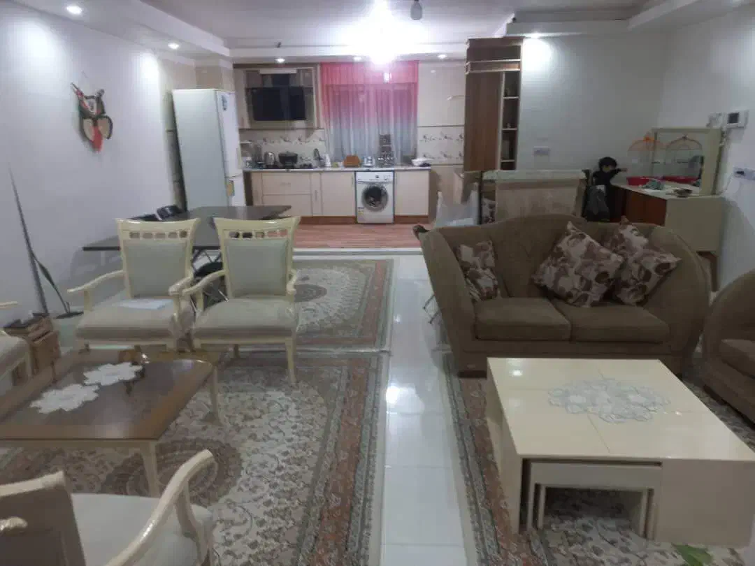 یک واحد ۹۰ متری دو خواب ، قیمت کل ۱۷۰۰ تومن|فروش آپارتمان|اشتهارد, |دیوار