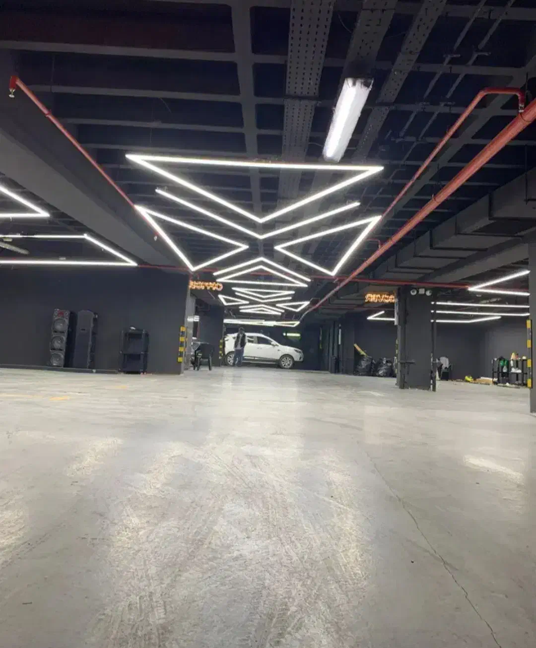 برقکار/نورپردازی/قرنیز نوری/ لاین نوری/ لاینر|خدمات پیشه و مهارت|لاهیجان, کوی خزر|دیوار