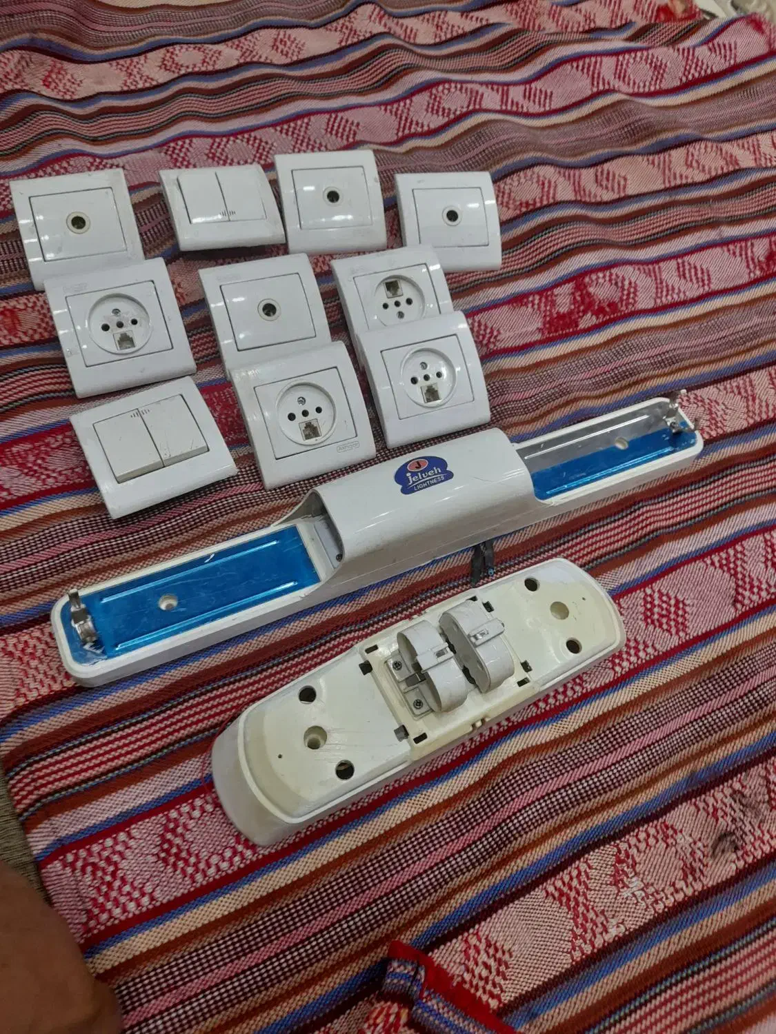 مهتابی|لامپ و چراغ|قم, پردیسان|دیوار