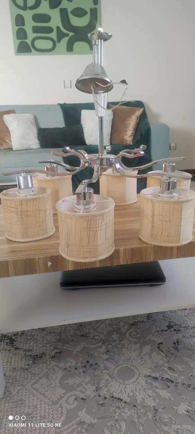 لوستر ۶شعله متحرک استیل براق و شید کرم طلایی|لوستر و چراغ آویز|چهارباغ, |دیوار