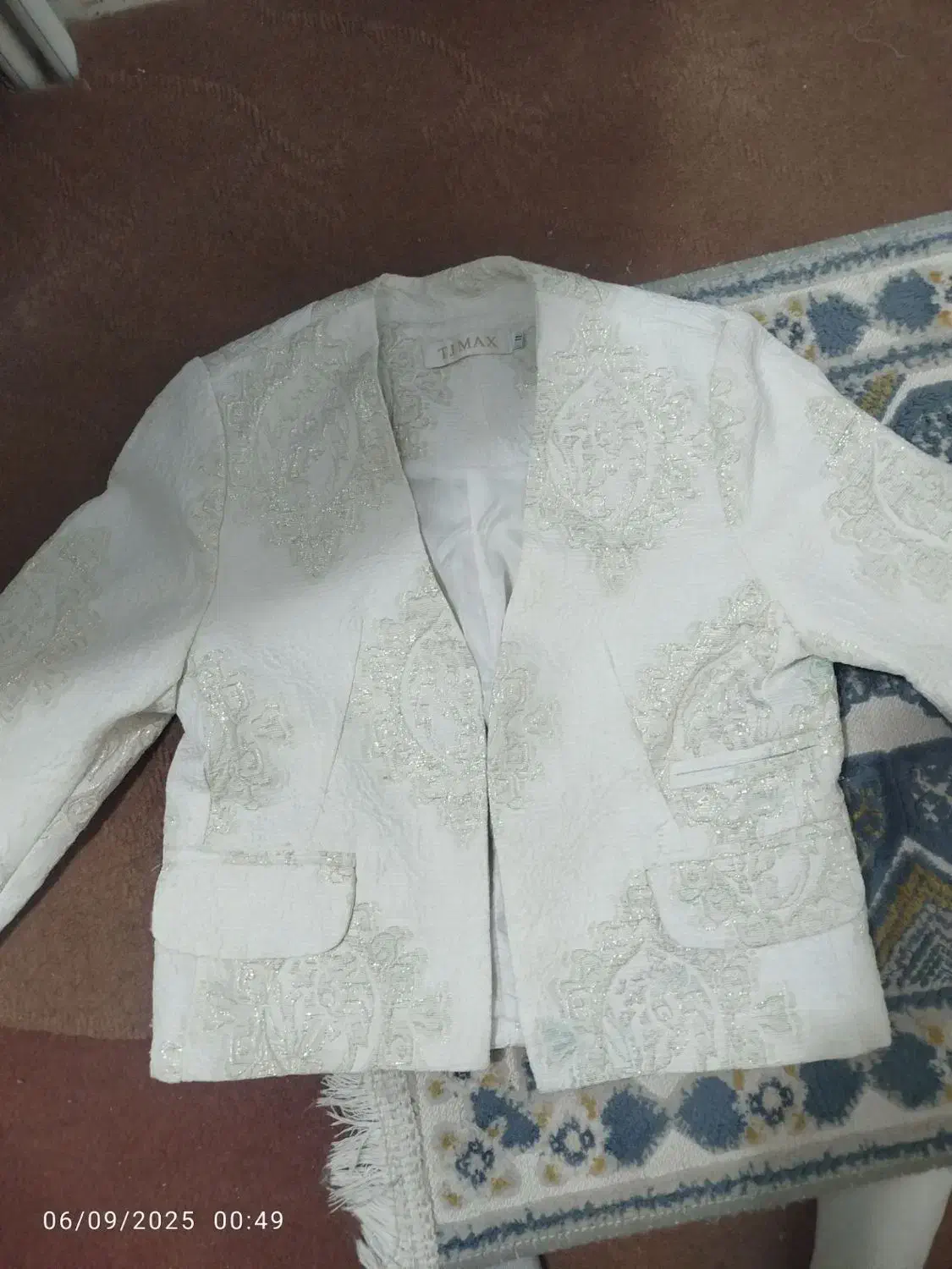 لباس دست دو|لباس|قائن, |دیوار