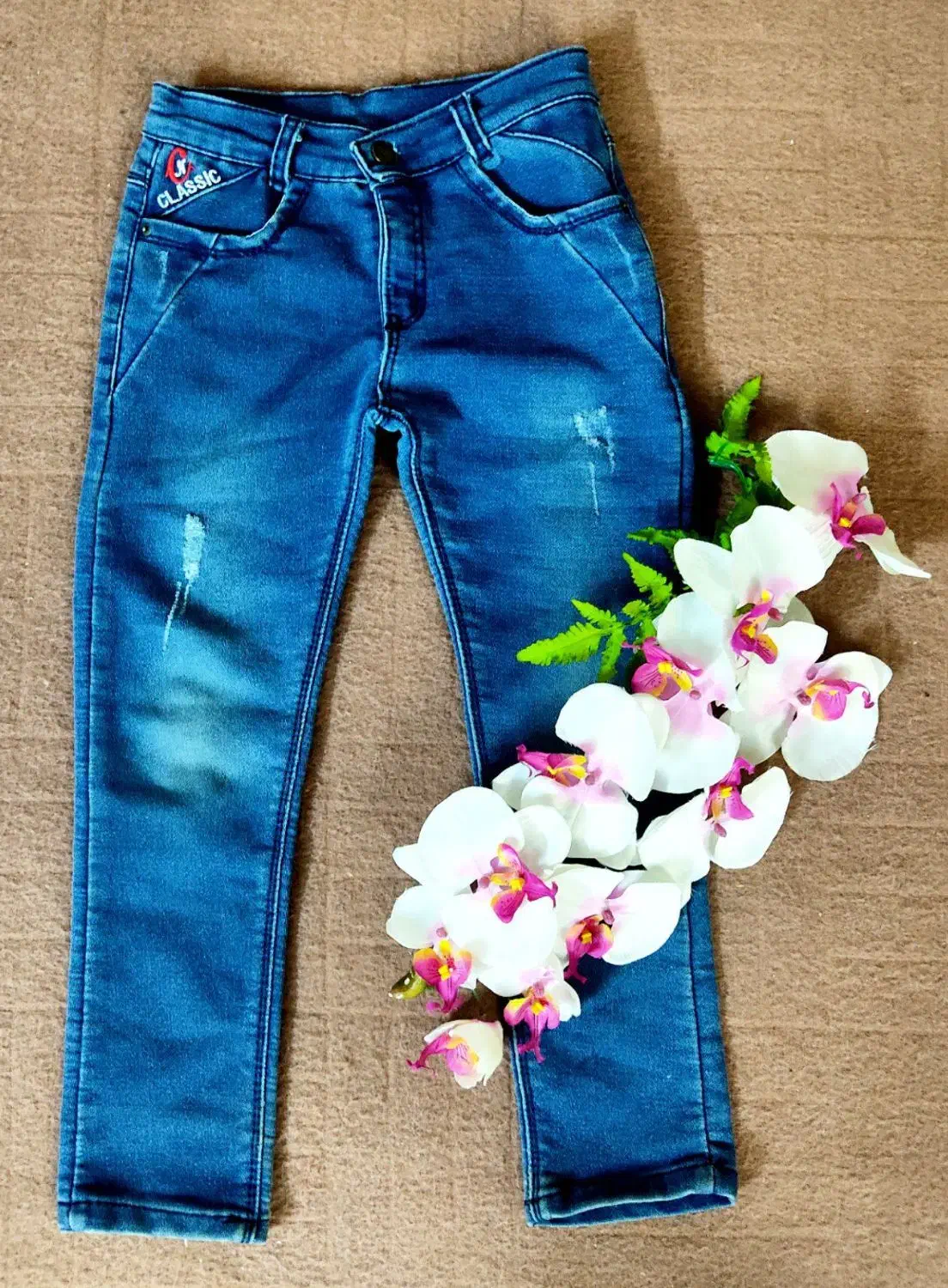 لباس بچگانه|کفش و لباس بچه|اندیشه, اندیشه فاز ۲|دیوار