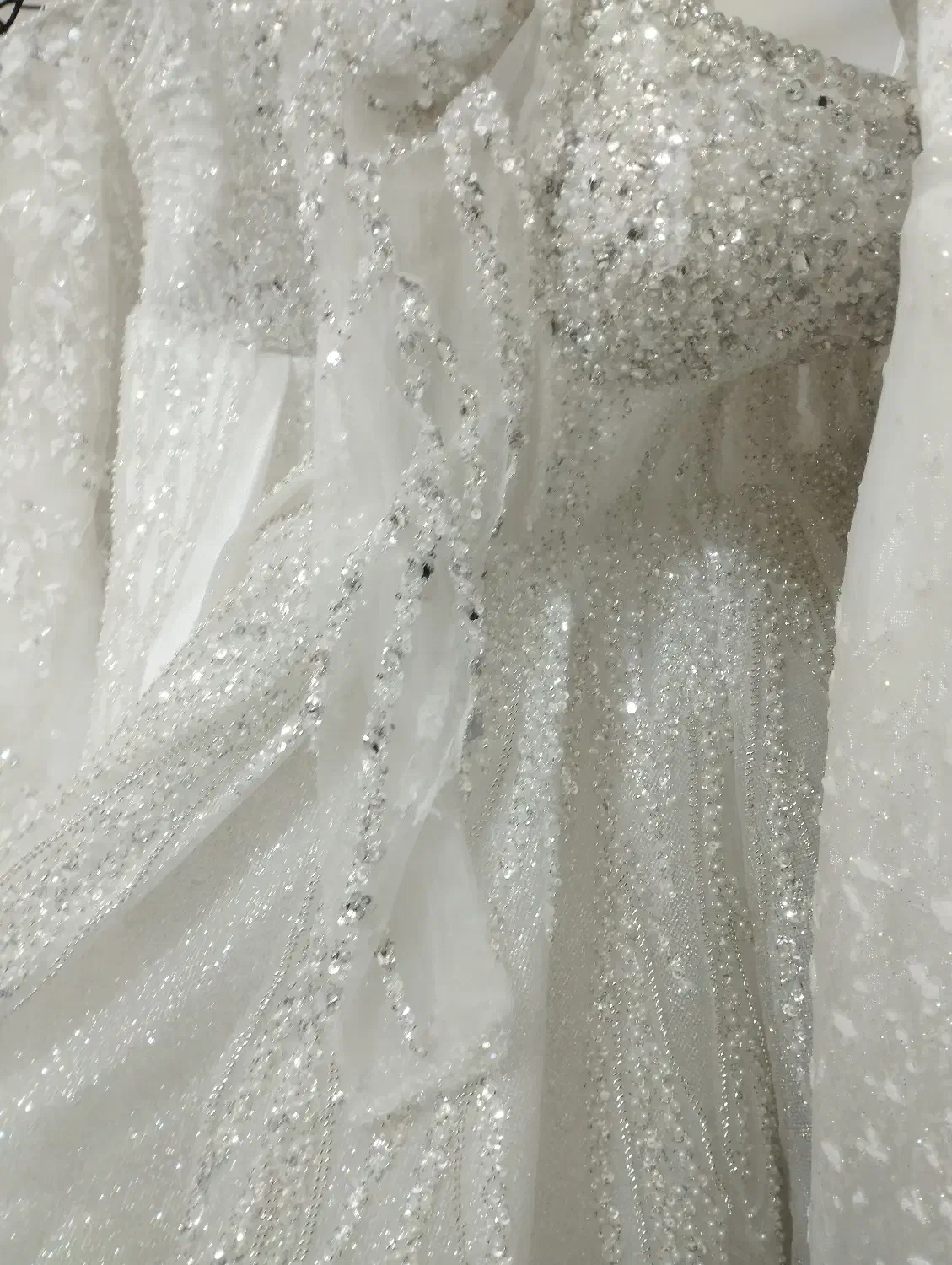 ارائه کرایه انواع لباس عروس. فرمالیته. حنا بندان|لباس|نیریز, |دیوار