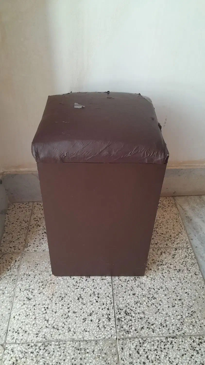 نیمکت|صندلی و نیمکت|نیشابور, دارایی|دیوار