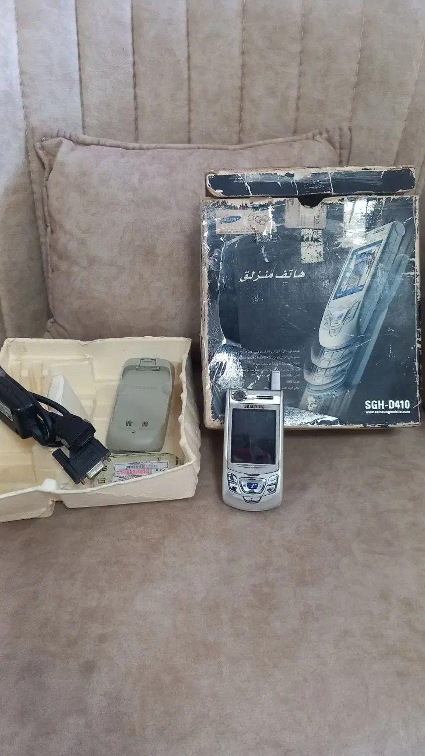 گوشی عتیقه سامسونگ|کلکسیون اشیاء عتیقه|اردبیل, |دیوار