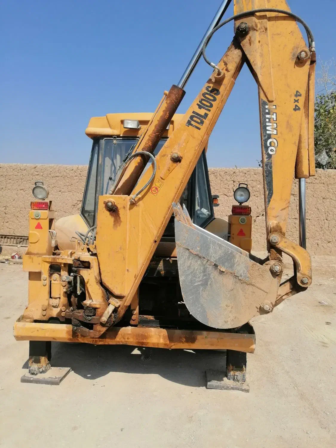 بیل بکهو تی دی ال 100S|خودرو سنگین|نجف‌آباد, باهنر|دیوار