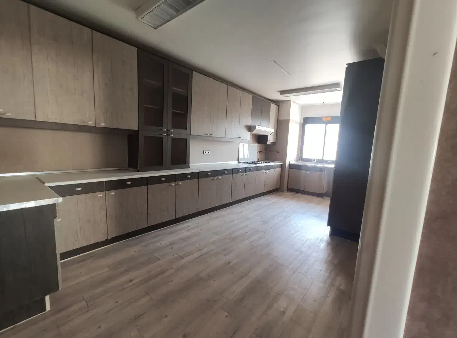 192 متر 3 خواب برج مهستان شهرک غرب 2 پارکینگ