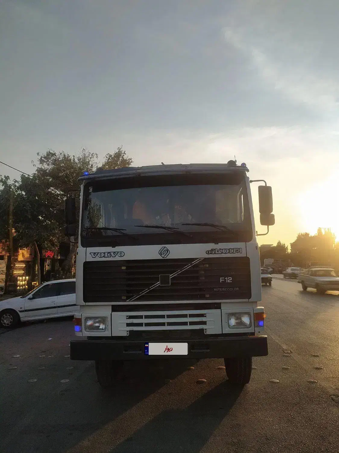 فروش اف 12|خودرو سنگین|فولادشهر, B8|دیوار