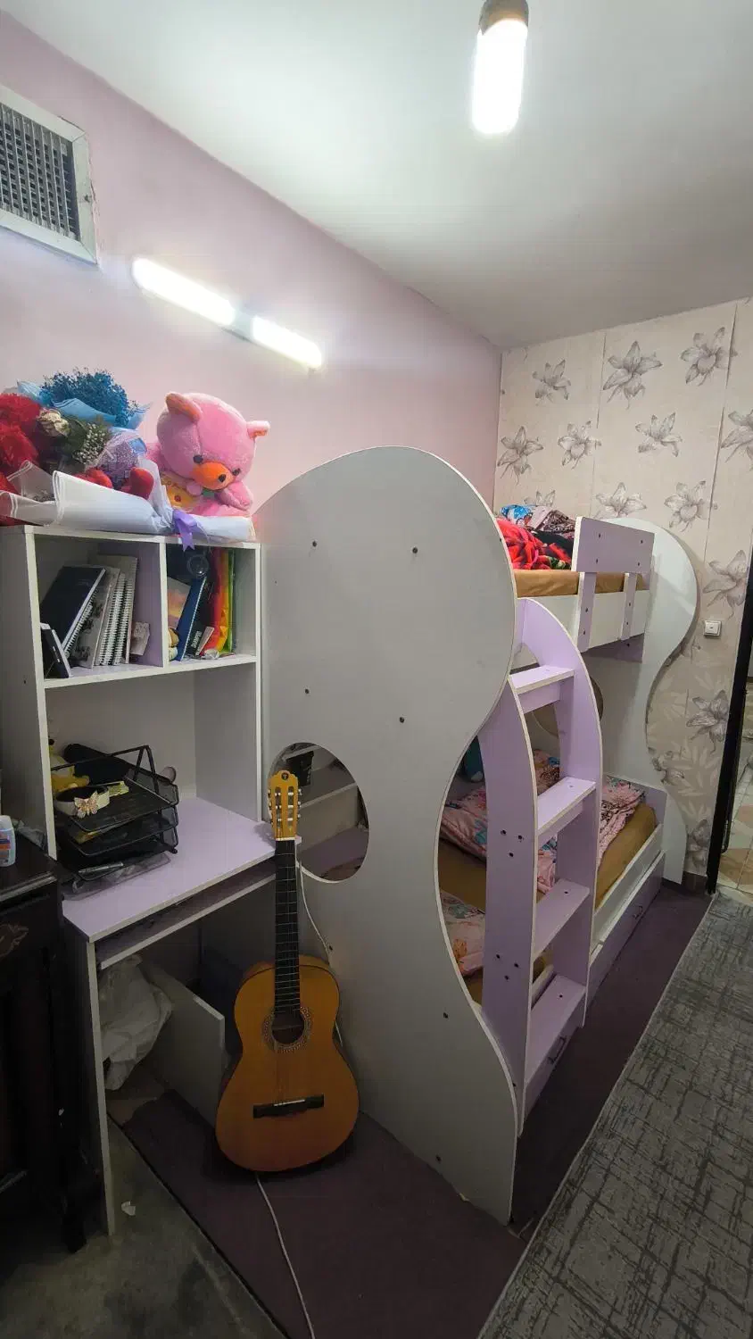 تخت دوطبقه|تخت و سرویس خواب|رباط‌کریم, رباط‌کریم|دیوار