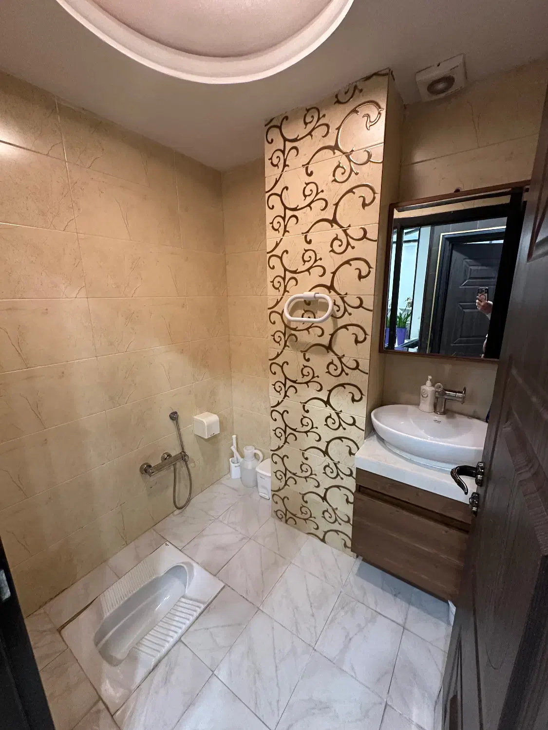 ۱۳۴ متر / ۳خواب / ۴متر سقف / فول امکانات