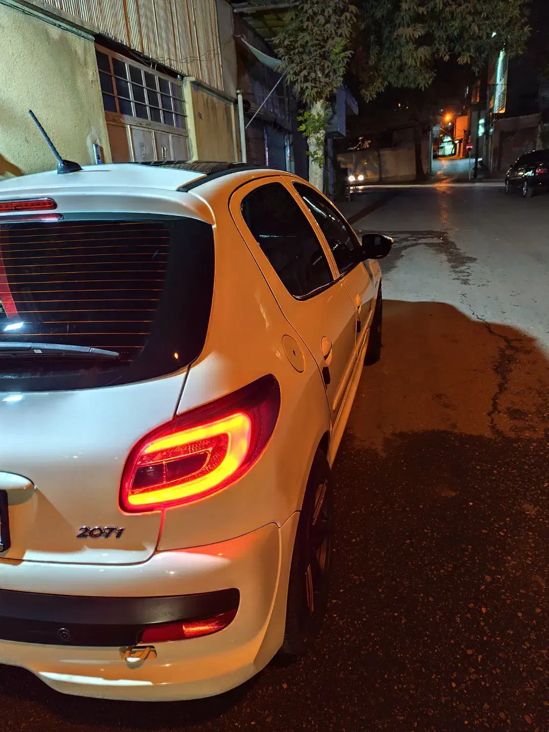 ۲۰۷ سقف شیشه ای۱۴۰۰|خودرو سواری و وانت|خرمآباد, |دیوار