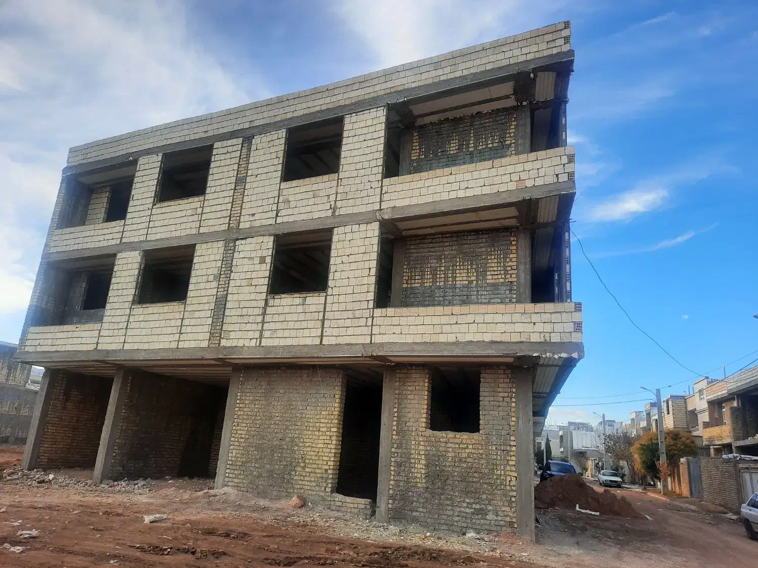 فروش اسکلت آپارتمانی طبقه دوم|فروش خانه و ویلا|شیراز, شهرک قمشه|دیوار