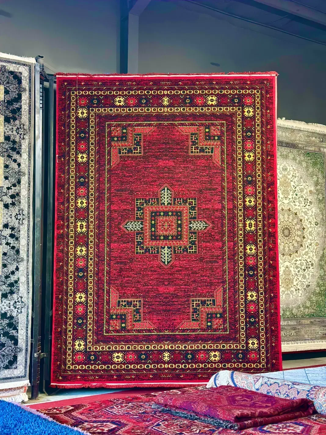 ۷۰۰ شانه ۲۵۵۰ فقط ۶۸۰۰|فرش|شیراز, شهرک گلها|دیوار