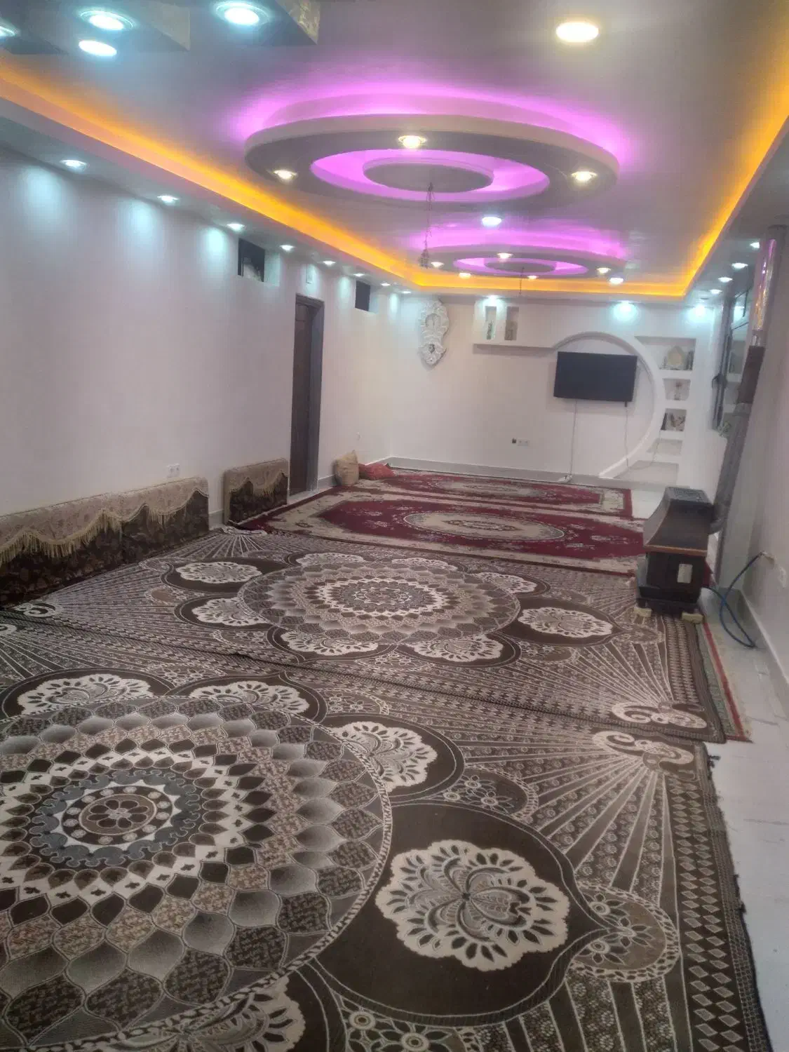 سویت اجاره ای ۱ز ۱ نفر تا ۲۰ نفر|اجارهٔ کوتاه‌مدت آپارتمان و سوئیت|کوهرنگ, |دیوار