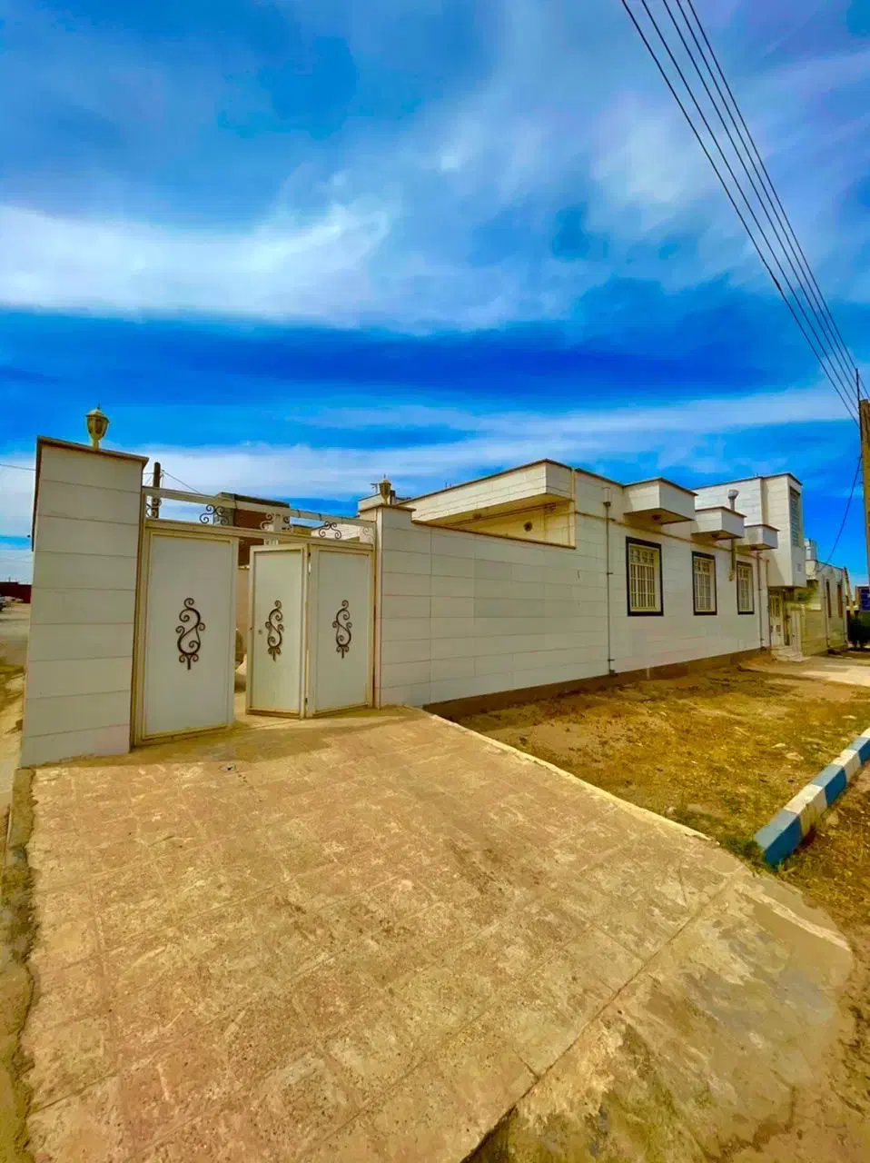 ویلایی ۲۴۰ متری ( ۳ بر ) ،بر ملک ۲۴ متر ،قصرشیرین|فروش خانه و ویلا|قصرشیرین, |دیوار