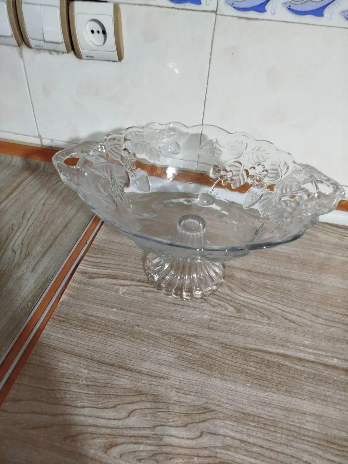 ظروف کریستالی و گل سرخی|ظروف سرو و پذیرایی|کرمان, |دیوار