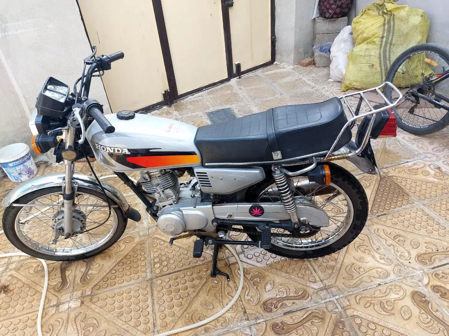 موتور ۱۲۵ سند دار|موتورسیکلت|شاهین دژ, |دیوار