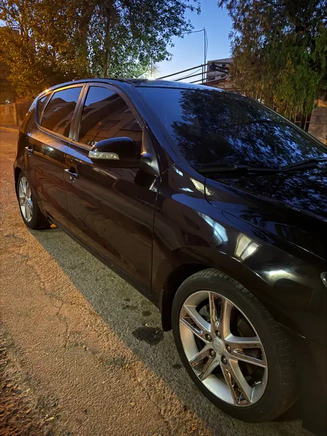 هیوندا آی۳۰ مدل۲۰۱۰ مشکی فول|خودرو سواری و وانت|کرج, مهرویلا شمالی|دیوار