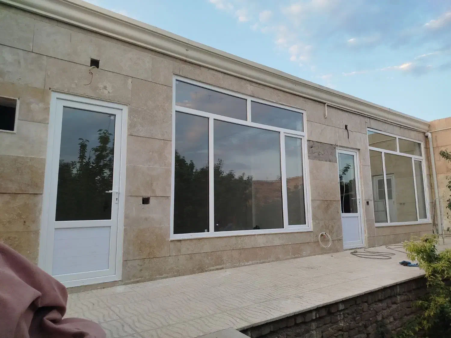 درب پنجره دو جداره UPVC|خدمات پیشه و مهارت|ملایر, |دیوار