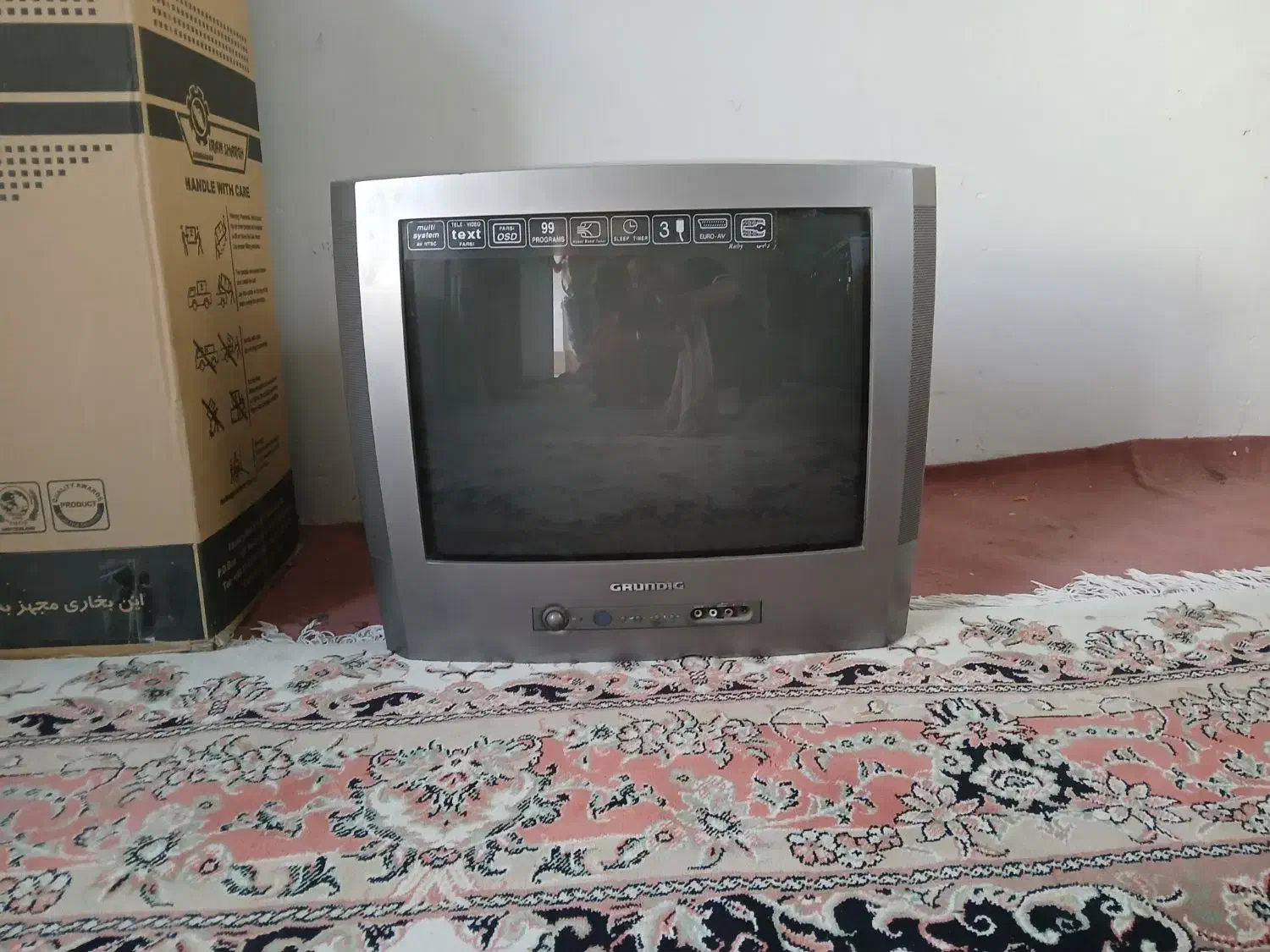 تلویزیون ۲۱ اینچ سالم|تلویزیون و پروژکتور|نیشابور, خط کاشمر|دیوار