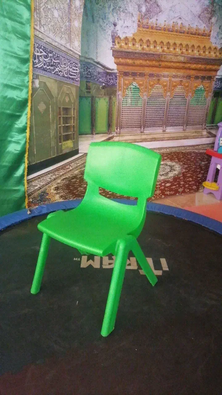 صندلی طرح لبخند و میز گرد چیکو|تخت و صندلی بچه|کاشمر, |دیوار