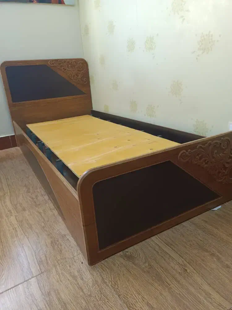 سرویس خواب یک نفره|تخت و سرویس خواب|شیراز, زرگری|دیوار