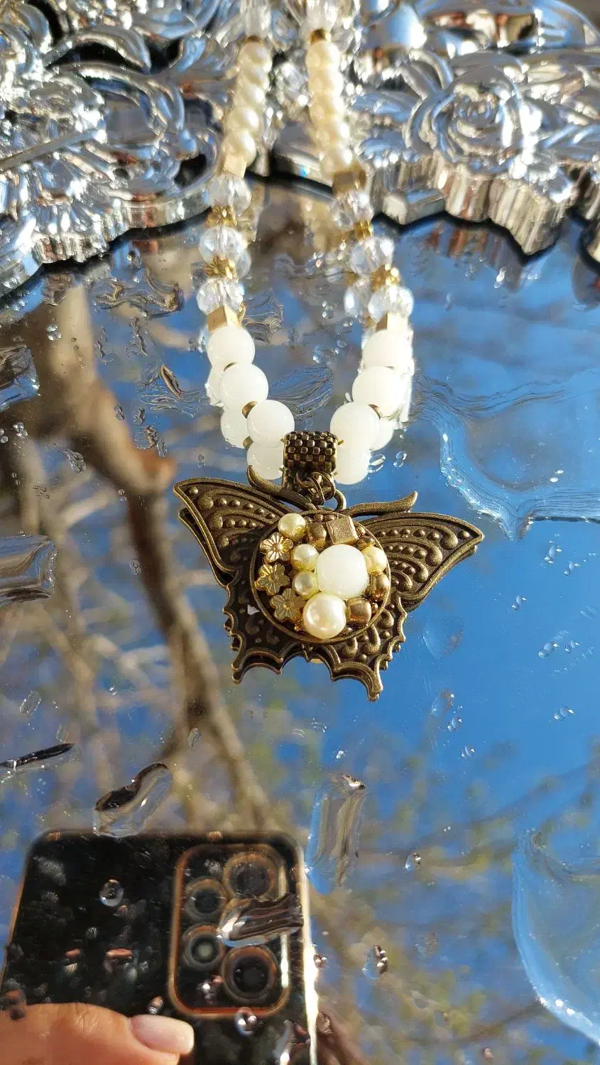 رومانتویی پروانه|بدلیجات|شاهینشهر, دهخدا|دیوار