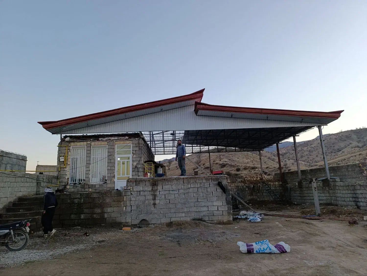 اجراونصب شیروانی (سبک سازی)|خدمات پیشه و مهارت|سنقر, |دیوار