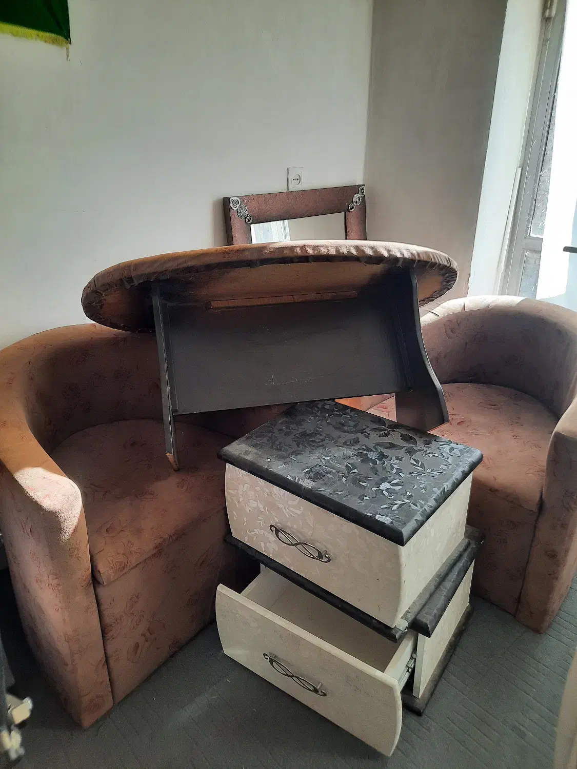 مبل، تخت دونفره، میز و صندلی و کاناپه، آینه کنسول|مبلمان خانگی و میز عسلی|اهر, |دیوار