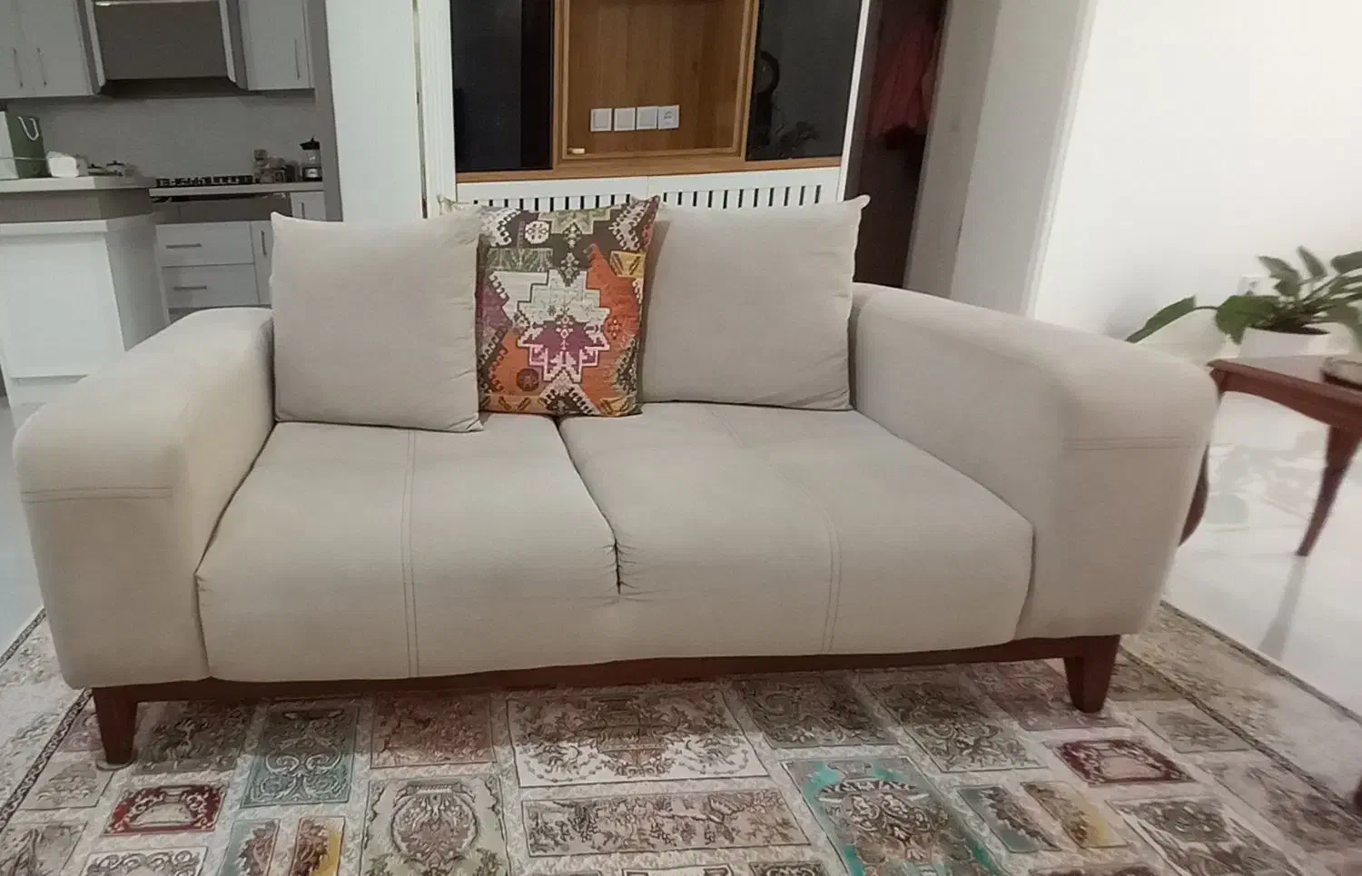 مبل ۷ نفره راحتی سالم و نو|مبلمان خانگی و میز عسلی|بابل, |دیوار