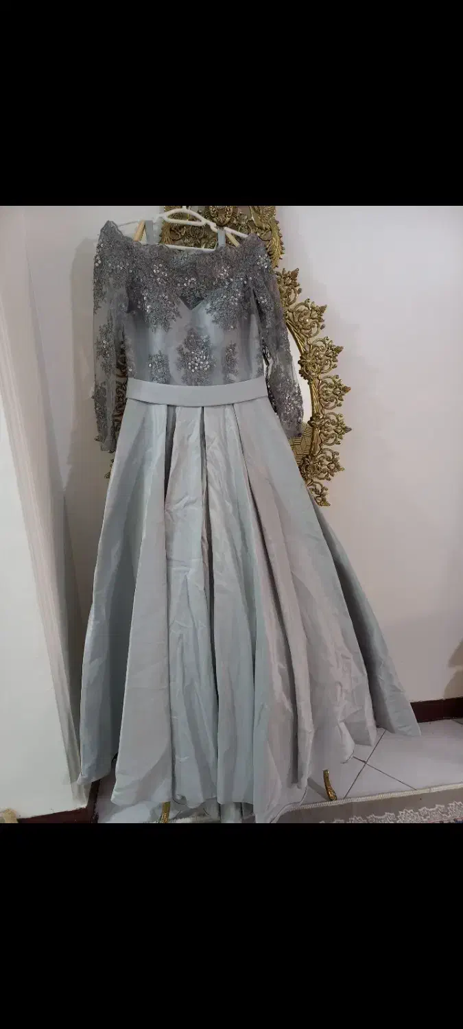 پیراهن مجلسی|لباس|فردیس, نیروگاه برق|دیوار